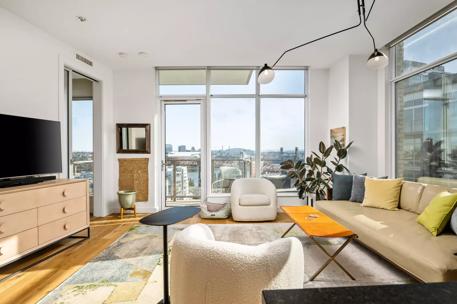 portland interior of lodging